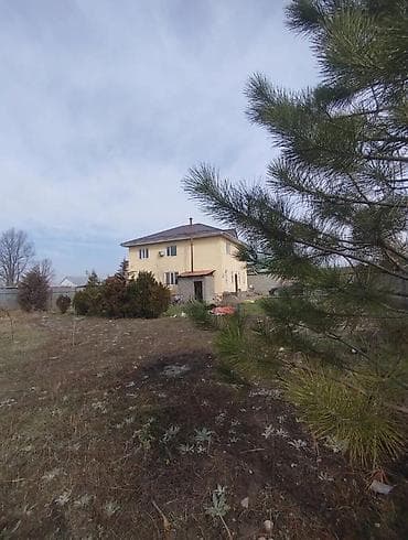 сдаю места: 2 этаж Дом арендага берилет бардык условия бар! 6комната кухня душ — 2