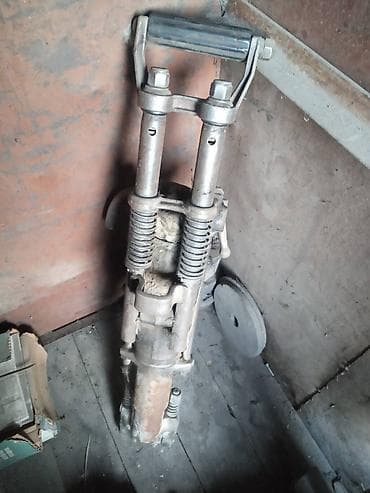 Продам пневматический перфоратор СССР .Перфоратор пневматический at lalafo.kg Продам пневматический перфоратор СССР .Перфоратор пневматический