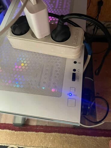 игровые диски: Продается современный компьютерный корпус белого цвета с прозрачными — 2