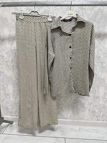 Женский комплект: рубашка и брюки - Двухпредметный костюм из легкой