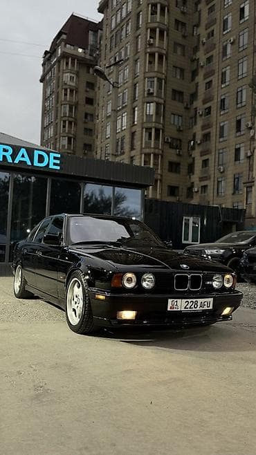 хелла: BMW M5: 1991 г., Механика, Бензин, Седан — 3