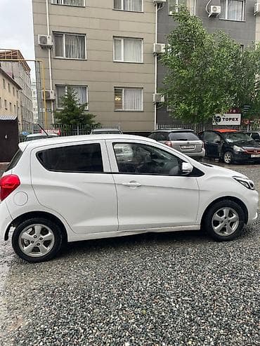 Транспорт: Chevrolet Spark: 2019 г., 1 л, Вариатор, Бензин, Хэтчбэк — 2