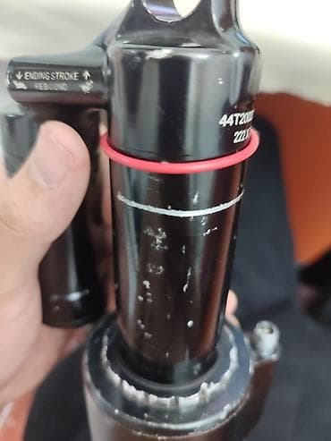 Велозапчасти: Продам под восстановление мертвый амортизатор RockShox Vivid Air R2С — 3