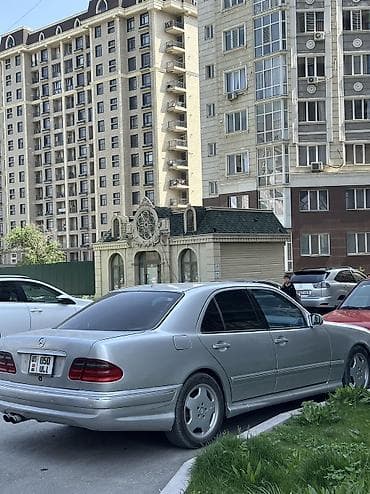 Mercedes-Benz E-Class: 2000 г., 3.2 л, Типтроник, Бензин, Седан