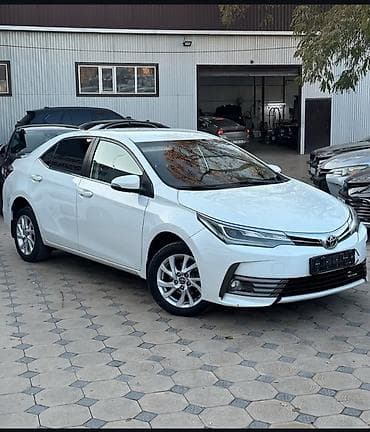 Toyota Corolla: 2017 г., Автомат, Бензин, Седан