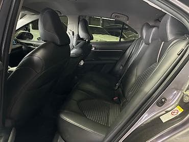 Toyota Camry: 2019 г., 0.5 л, Автомат, Бензин — 4