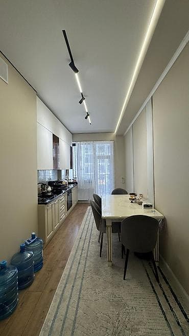 sky: 3 комнаты, 97 м², Элитка, 4 этаж, Дизайнерский ремонт — 10