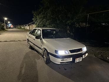 миханик: Volkswagen Passat: 1994 г., Механика, Седан — 2
