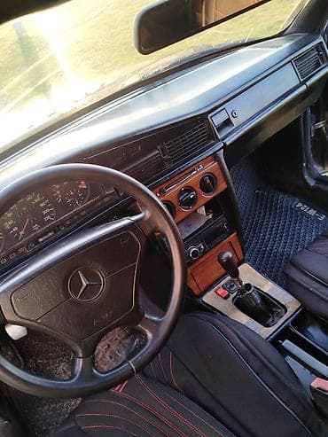 bmw e46: Mercedes-Benz 190: 1984 г., 2 л, Ручные, Бензин, Седан — 9