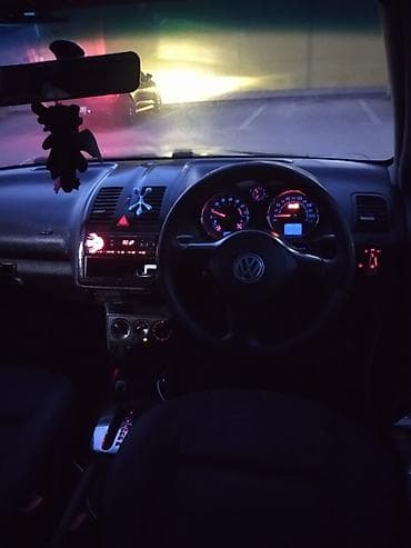 руль машины: Volkswagen Polo: 2000 г., Автомат, Хэтчбэк — 4