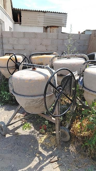 Курулуш аралаштыргычтар: Бетоносмесители гравитационного типа, стационарные/перевозимые на lalafo.kg да — 3 Курулуш аралаштыргычтар: Бетоносмесители гравитационного типа, стационарные/перевозимые на — 3