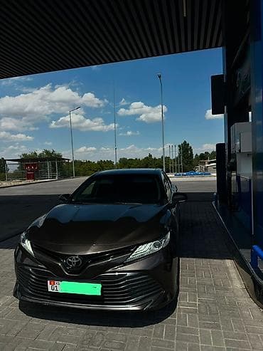 Toyota Camry: 2018 г., 2.5 л, Автомат, Бензин, Седан