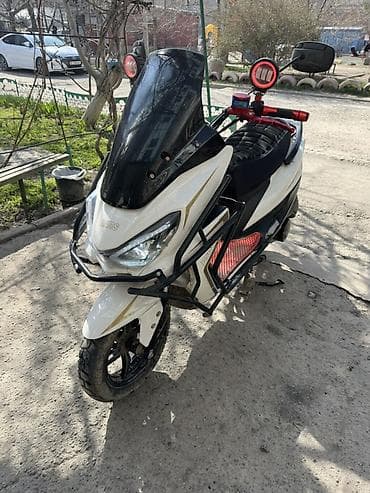 салон машины: Макси-скутер 150 куб. см, Бензин, Б/у — 2