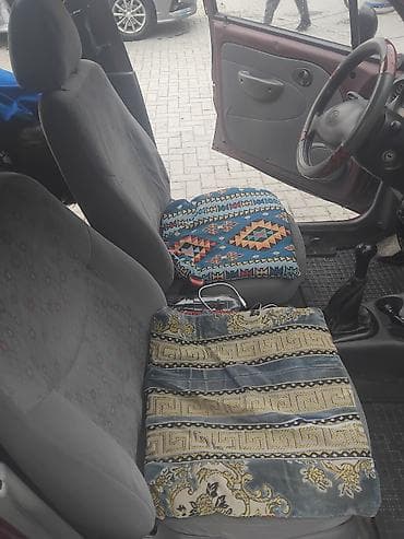 аудио системы: Компактный городской хэтчбек с поперечными рейлингами и багажником на — 8