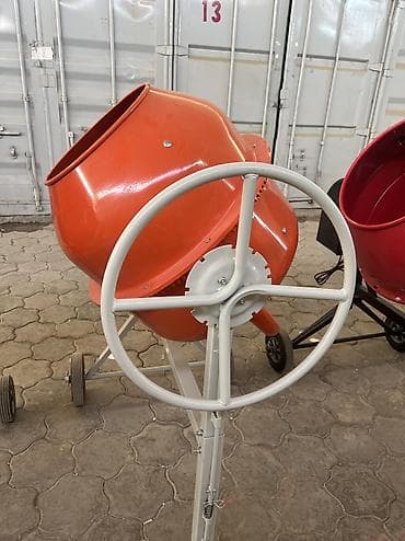 Инструменттер: Бетоносмеситель YWTT K22002, 210 л - Электродвигатель: 1300 Вт - — 1