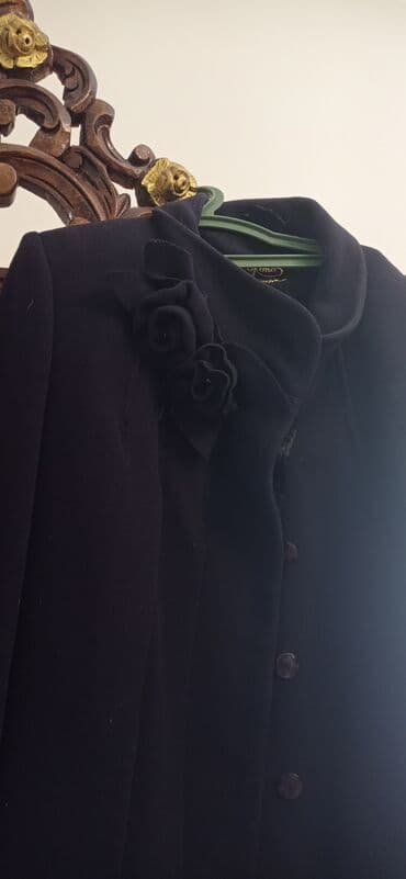 купить женскую обувь больших размеров: Женские пальто, 2 модели. 1) Горчичное пальто: - Полуприталенный — 2