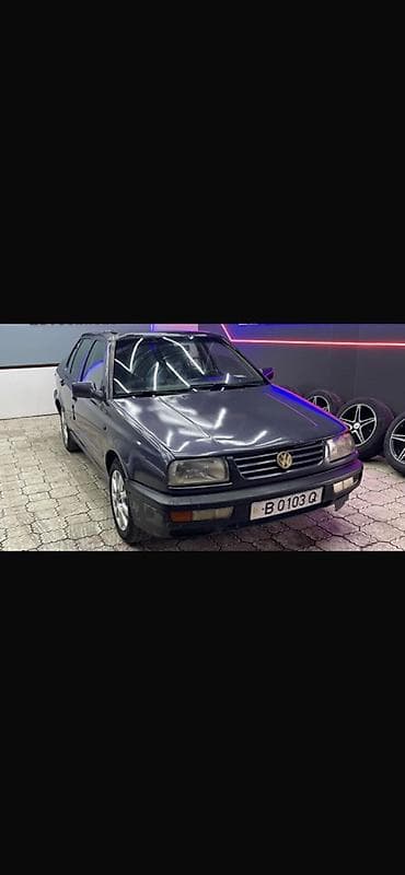 highlander 2012: Volkswagen Vento: 1995 г., 1.8 л, Механика, Газ, Седан — 3