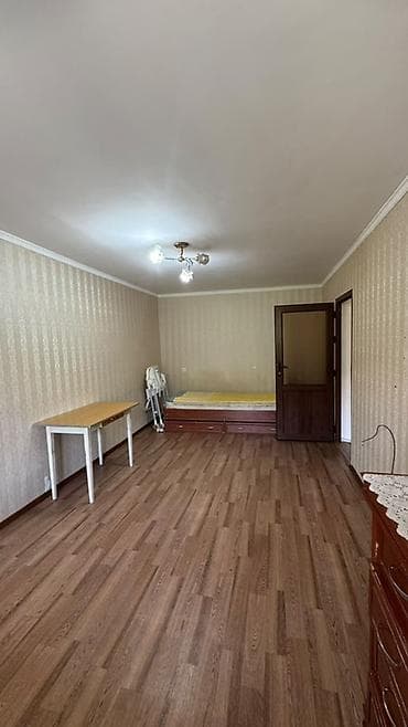 1 комната, 40 м², Индивидуалка, 3 этаж, Старый ремонт — 2