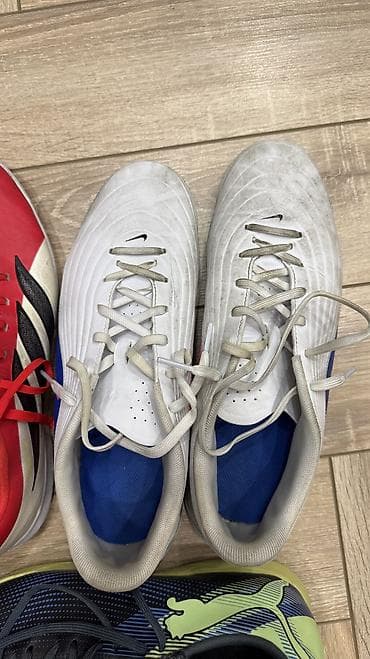 Футзалки б/у, набор из 5 пар. Состав комплекта: - Nike (мятные) — — 5