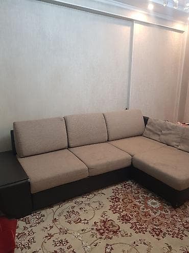 угловой диван с креслом раздвижной: Евроуголок с подъемным механизмом, имеется место для — 2