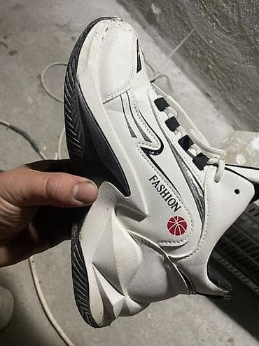 продаю кросовки: Мужские кроссовки, 42, Fashion, Б/у, цвет - Белый — 1