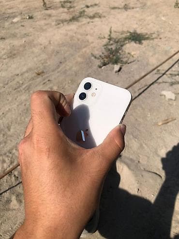 IPhone 12, белый цвет Только ОБМЕН. - Экран 6.1", OLED Super Retina — 2