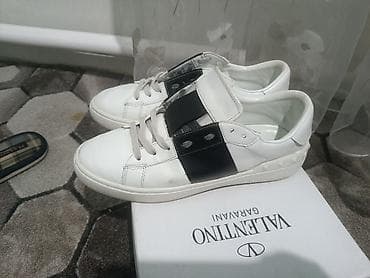 обувь зима женская: Кеды Valentino Garavani Rockstud Untitled - Модель: низкие кеды с — 1