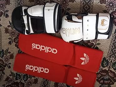 Кумурска мотороллер: Набор экипировки для единоборств: - Перчатки MMA/ударные Venum — 1