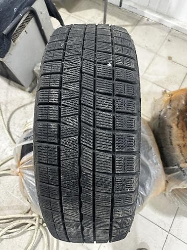 maxxis 980: Зима 235/55/20 Hankang откатали 1 сезон на одной шине есть боковой — 2