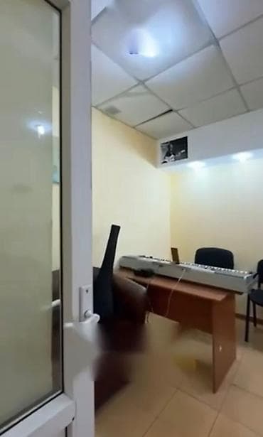 дом на иссык куле: Продаётся коммерческое помещение, можно под офис или мед.кабинет 📍 — 8