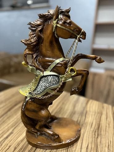 статуэтка лошадь: Скульптура «Вставший на дыбы конь» настольная - Материал: резное — 2