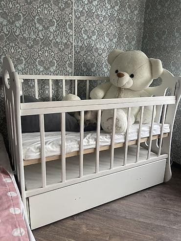 кроватка маятник: Манеж-кровать, Б/у, С комодом, Дерево — 3