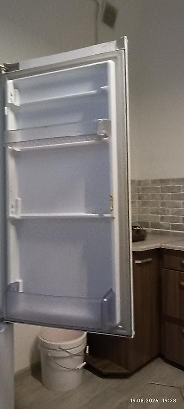 bs 9: Холодильник Beko, Б/у, Двухкамерный — 3