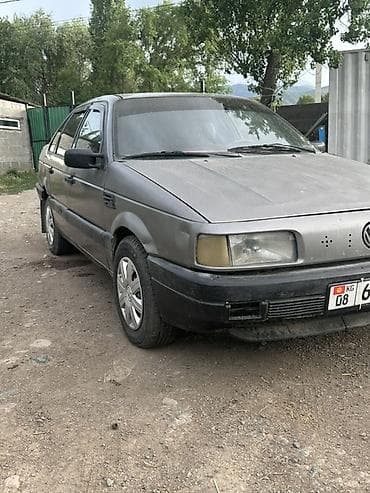 Volkswagen Passat: 1990 г., 1.8 л, Кол менен иштөөчү, Бензин, Седан — 2