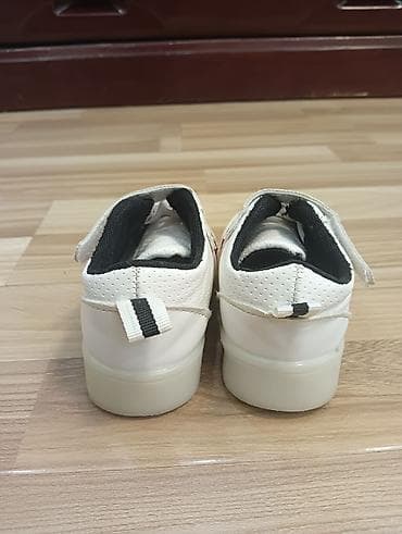 Детская обувь: Детские кроссовки со светящейся подошвой для малышей. Подходят для — 3