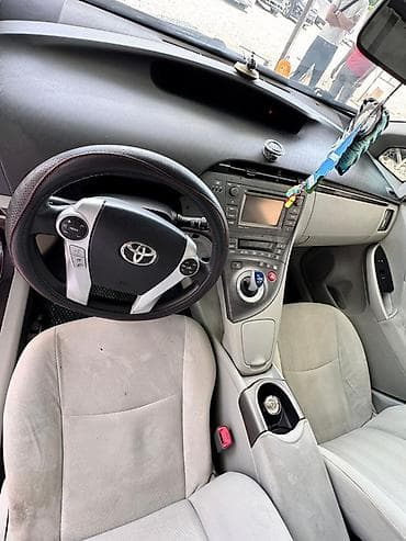 Toyota Prius: 2012 г., 1.8 л, Автомат, Гибрид, Хэтчбэк — 5