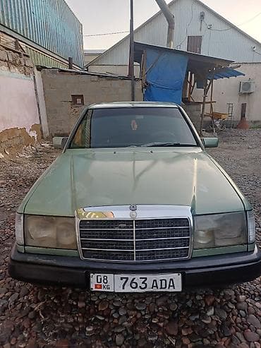 bmw m3 e30: Mercedes-Benz W124: 1989 г., Седан — 7