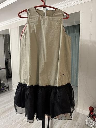 узбекски плать: Платья 1. Бальное, длина 150 см, возраст 8-10 лет. Цена 300с — 3