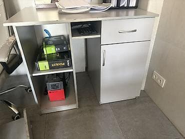 foldable table: Компактный офисный стол с тумбой и открытыми полками - Материал: ЛДСП — 2