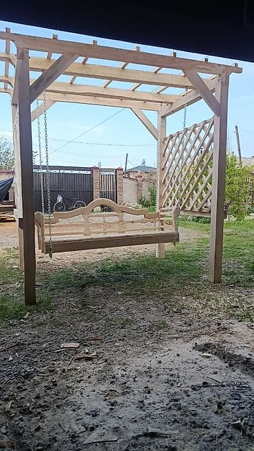 варианты кухонной мебели для маленькой кухни: Садовые качели Дерево, Со спинкой, С крышей — 1