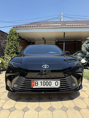 Toyota Camry: 2025 г., Гибрид, Седан