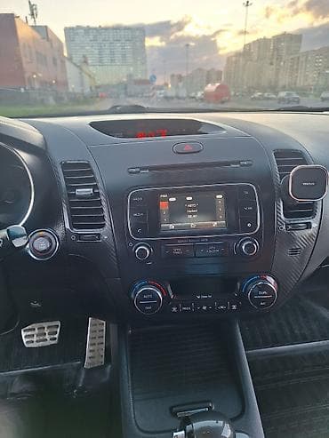 Kia Cerato: 2015 г., 2 л, Автомат, Седан — 7