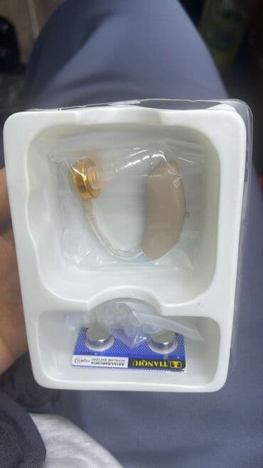 слуховой наушник: Слуховой аппарат заушной хорошего качество на зарядке.Доставка по — 3