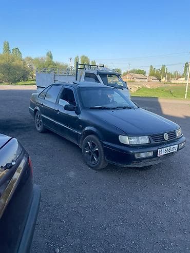 e star: Volkswagen Passat: 1994 г., Ручные, Бензин, Седан — 3