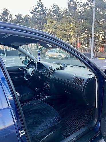 Volkswagen: Volkswagen Golf: 2000 г., 2 л, Ручные, Бензин, Хэтчбэк — 5