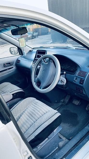lada 2101: Toyota Gaia: 2000 г., 2 л, Автомат, Бензин, Минивэн — 9