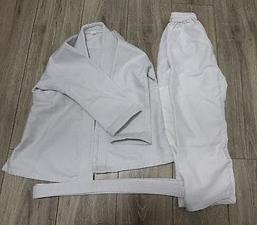 сажда одежда: Кимоно для единоборств (комплект) Белого цвета Б/у! Цену можно — 3