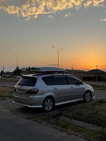 Унаа сатуу: Toyota Ipsum: 2003 г., 2.4 л, Автомат, Бензин, Универсал — 2