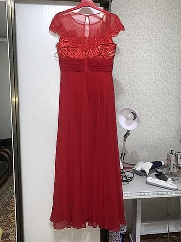 новогодный платья: Вечернее длинное платье насыщенного красного цвета. - Силуэт — 3