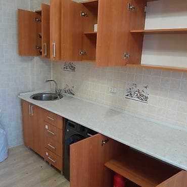 мягкие кресла: Двуспальная кровать с мягким изголовьем + кухонный гарнитур с рабочей — 4